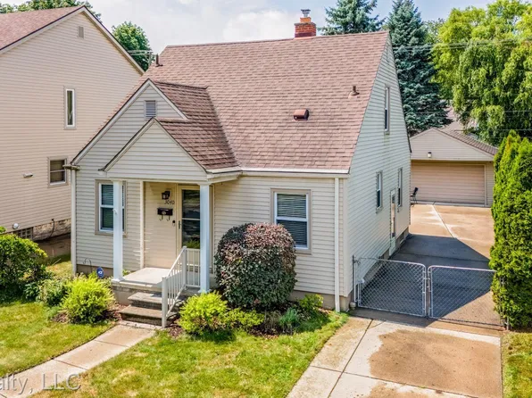 3040 Queen St, Dearborn, MI 48124