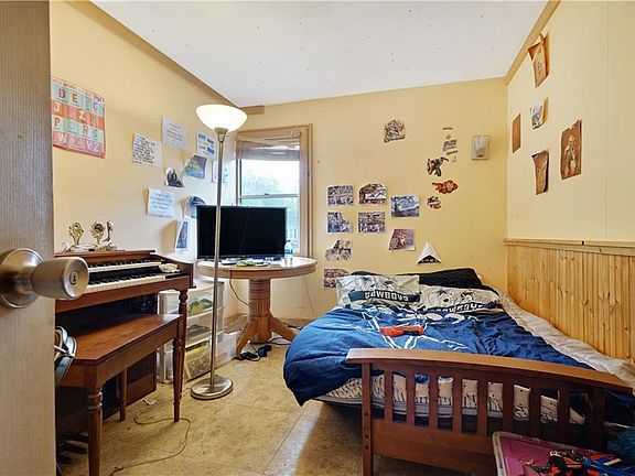 4th image of 13 Marion Dr