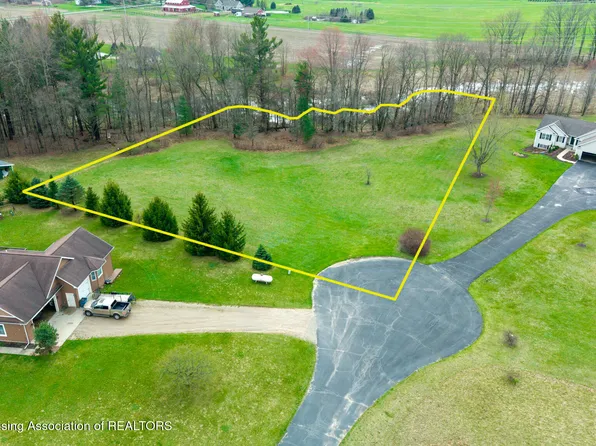 9490 Bear Cub Ct NE, Rockford, MI 49341