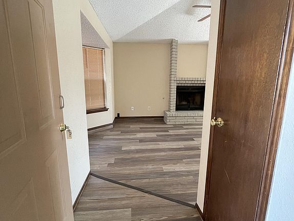 3rd image of 842 El Arco Dr