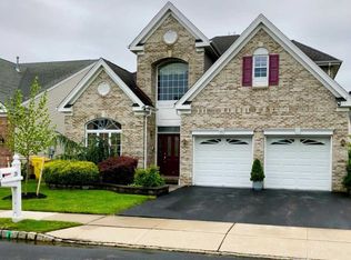 26 Jumping Brook Dr, Lakewood, NJ 08701