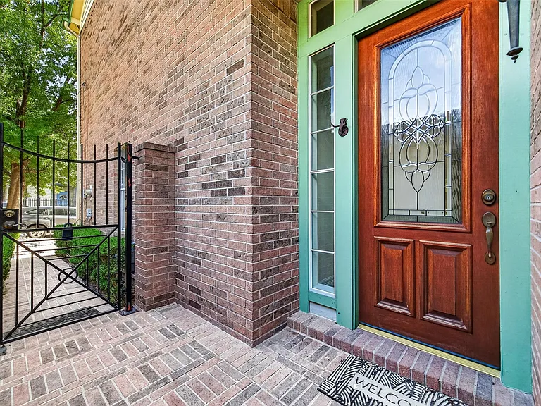 3619 W Clay St — Photo 2