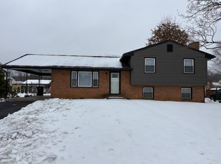 6327 Greenway Dr, Roanoke, VA 24019