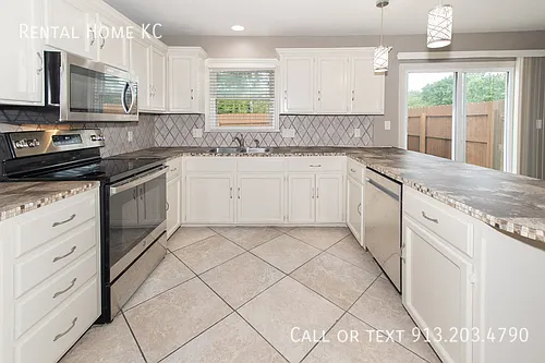 15917 W 153rd St — Photo 14