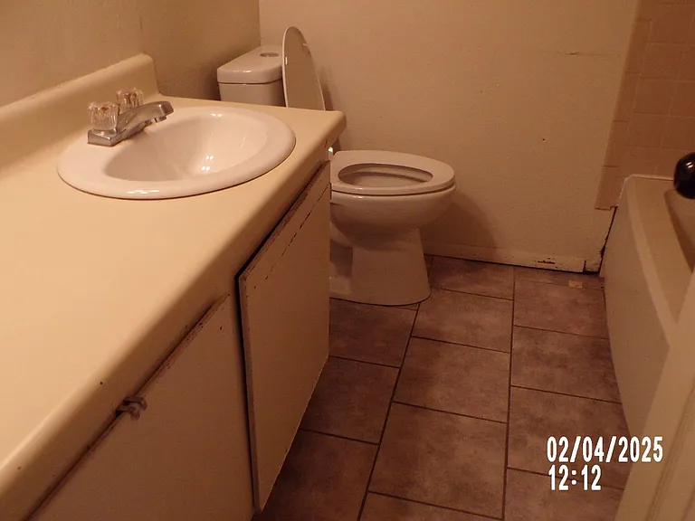 7916 NW Crossland Cir — Photo 11