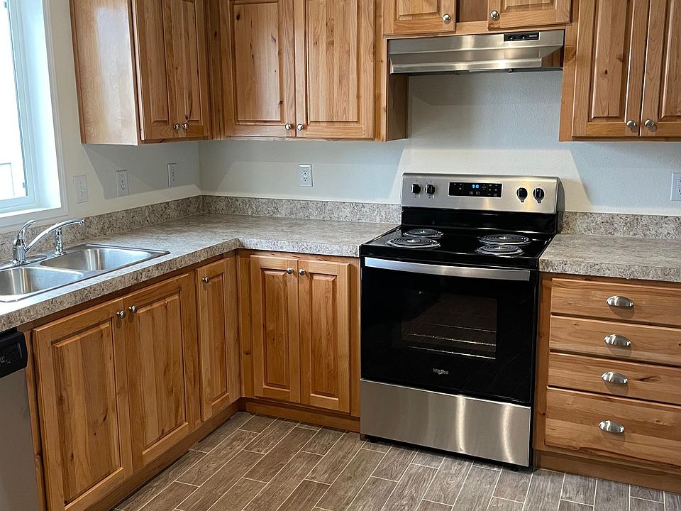 2nd image of 601 Ruskin St
