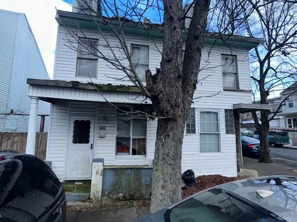 39 S 10th St, Mahanoy City, PA 17948