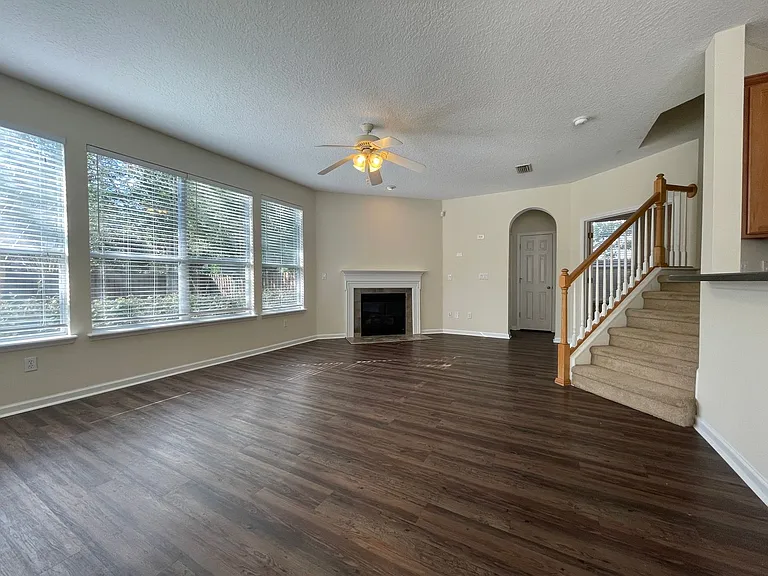 3125 E Banister Rd — Photo 10