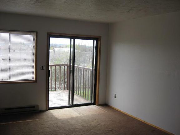 3rd image of 3522 E Montgomery Ave