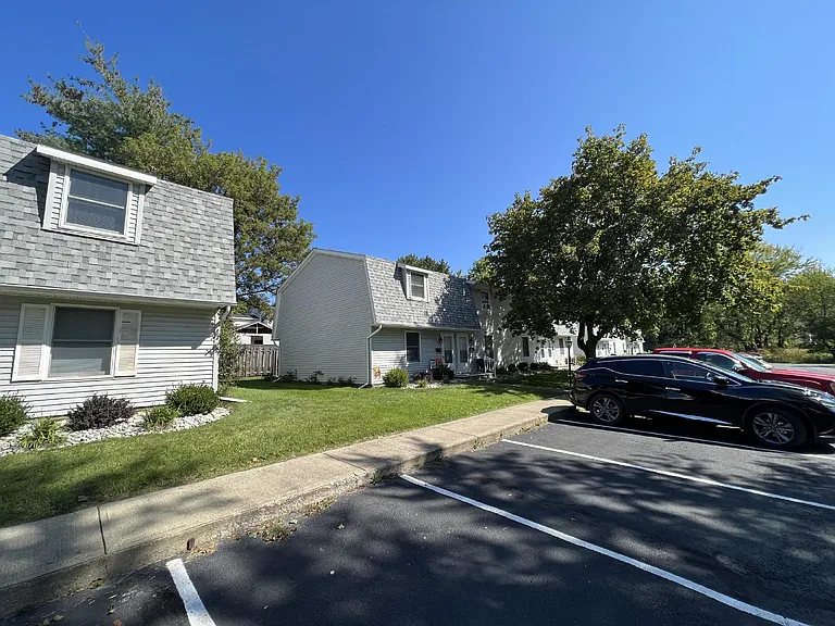 117 Marsh Ln #4 — Photo 5