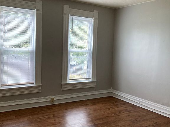 4th image of 305 E 9th St #3