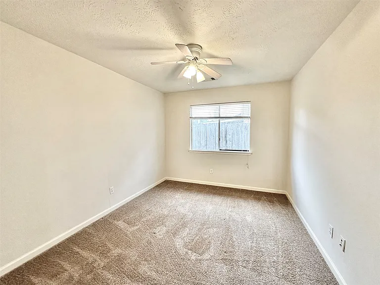 3907 Crystal Pass Ct — Photo 15