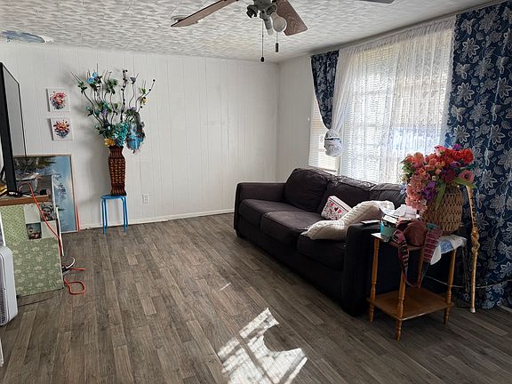 3rd image of 421 North Ave