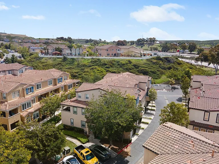 1633 Paseo Aurora — Photo 45