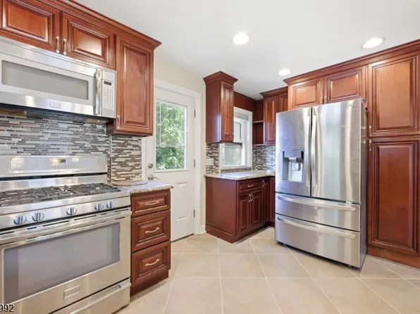 309 Palisade Rd, Elizabeth City, NJ 07208