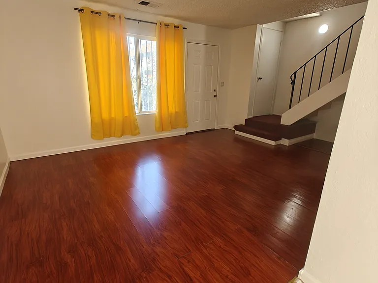 2022 Liberia Cir — Photo 6