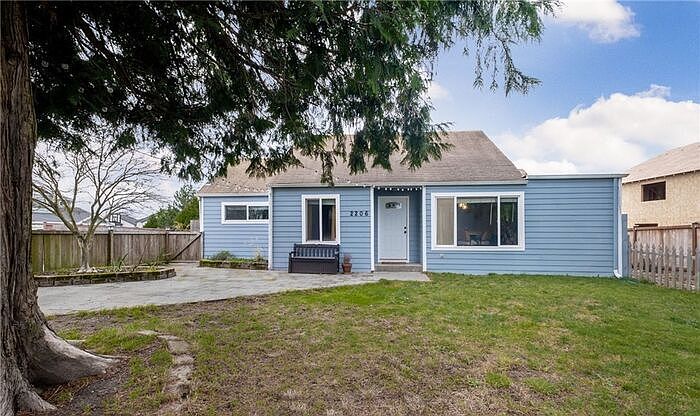 1st image of 2206 65th Ave NE