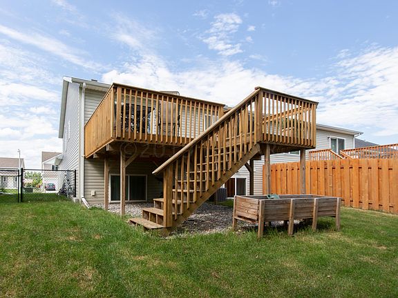4th image of 1429 44th Ave S