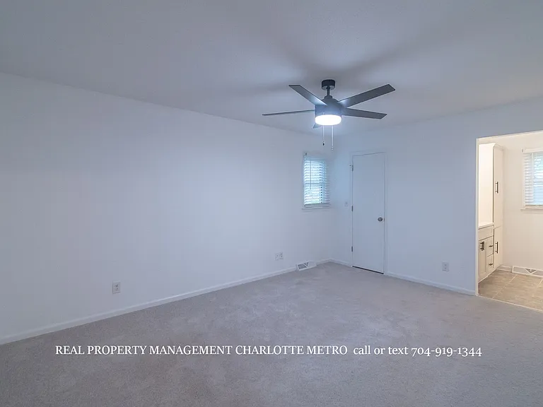 1059 Woodlake Ln — Photo 31