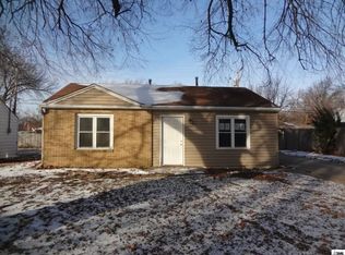 2621 SW Morningside Rd, Topeka, KS 66614