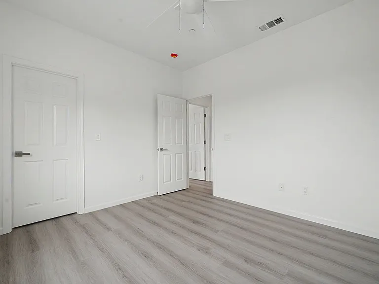 2426 Village Dr — Photo 18