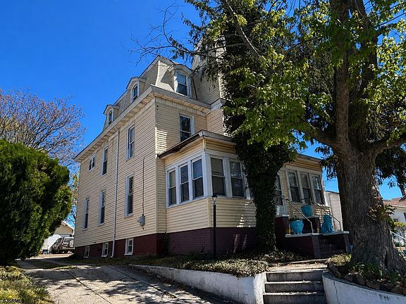 2nd image of 22 E Decatur Ave