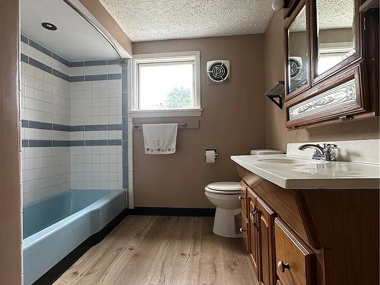 431 W Wayne St — Photo 20