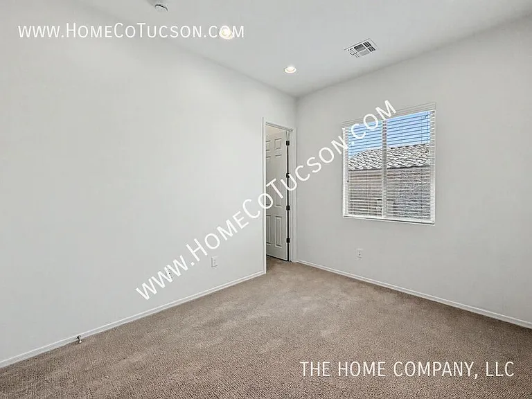 38628 S Running Roses Ln — Photo 15