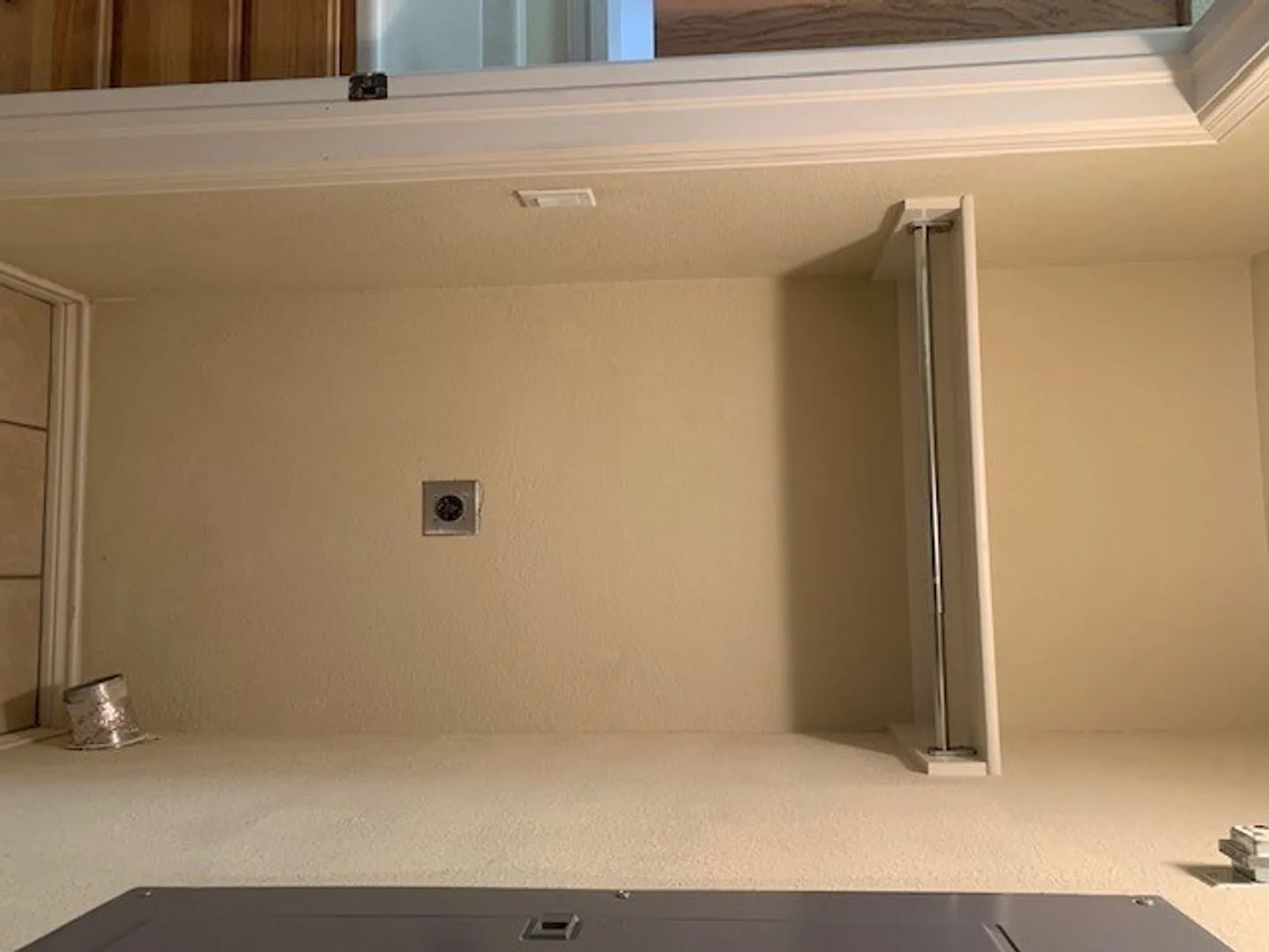1 Bedroom 1 Bath Apartment Inside a Gated Community! — Photo 4