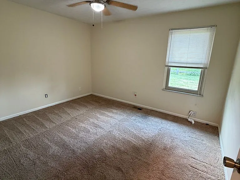 4129 Crest Manor Dr — Photo 9