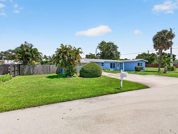 2nd image of 2521 Myrica Road