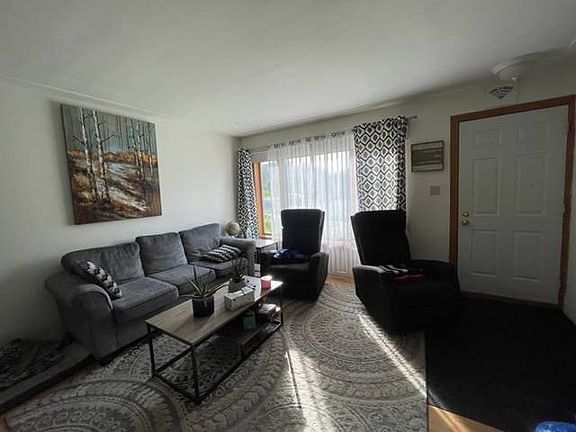 4th image of 435 Karn St