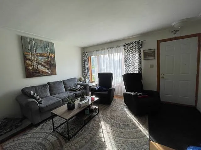 435 Karn St — Photo 4