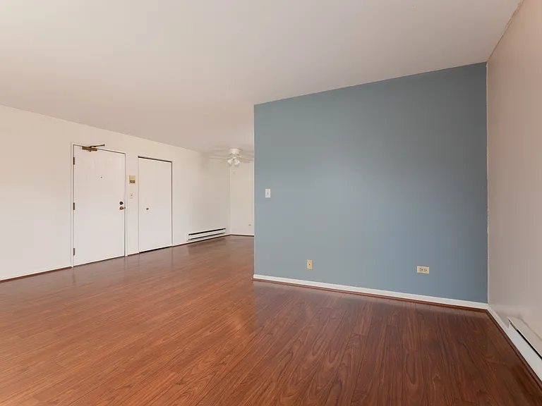 425 Berkshire Dr #16 — Photo 6