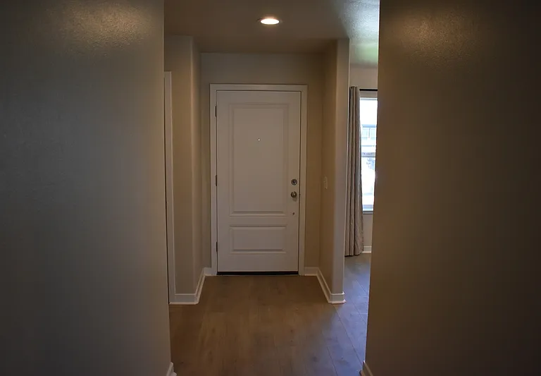 524 Janell Ct — Photo 6