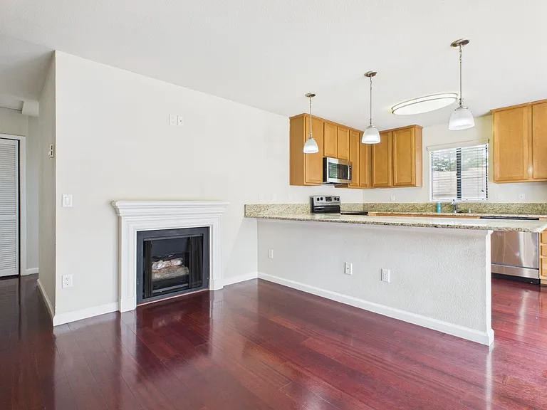 300 Glenwood Cir #273 — Photo 4