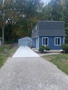 9246 Island Dr, Clay, MI, 48001