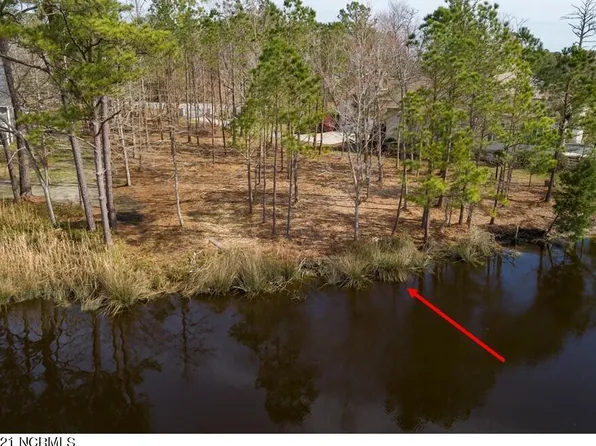 32 Spinnaker Point Road S, Oriental, NC 28571