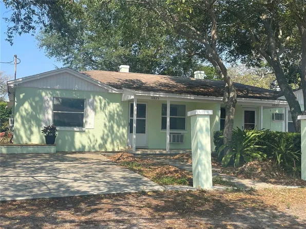 10825 Navajo Dr, Saint Petersburg, FL 33708