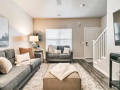 3 bed, 2.5 bath, 1472 sqft, $1,900 — Photo 4