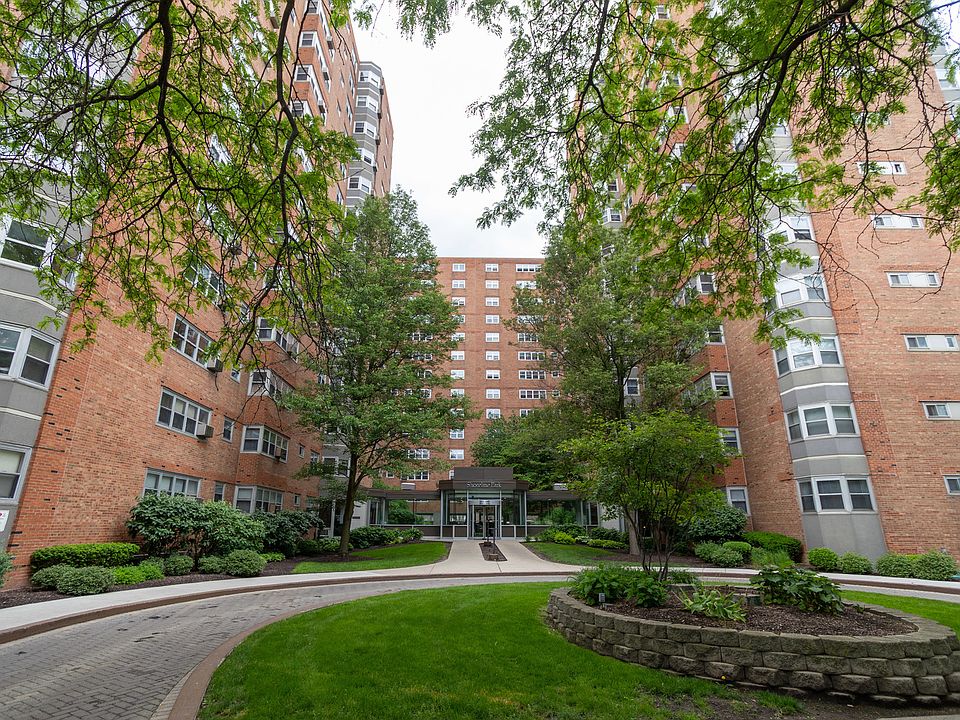 1st image of 4980 N Marine Dr APT 637