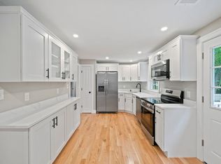 3 Taylor Point Rd, Pembroke, MA 02359