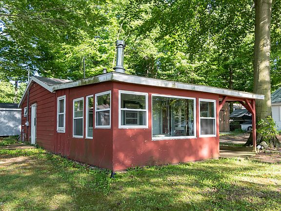 2nd image of 109 Sunset Cove Ln