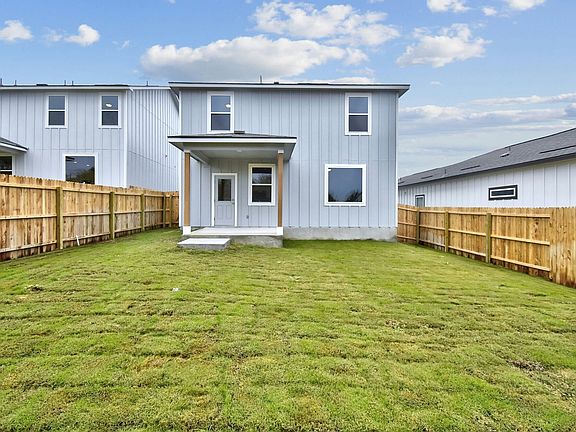 5th image of 751 Langston Ln