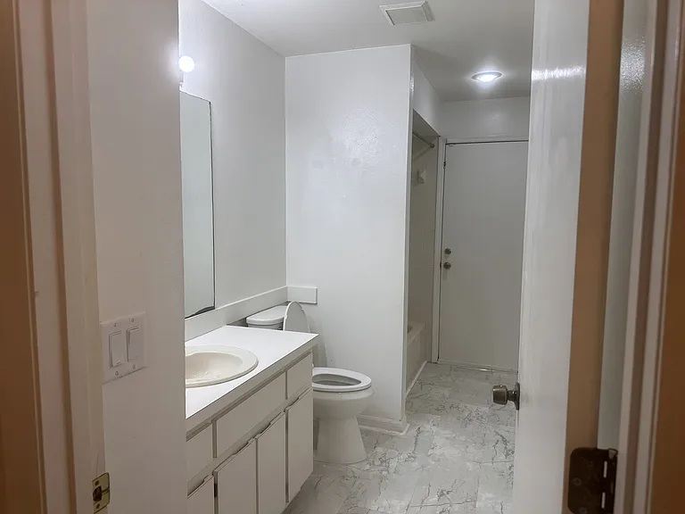 1913 Alafia Oaks Dr — Photo 3