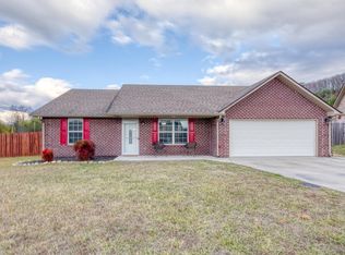 7320 Shady Acres Ln, Corryton, TN 37721
