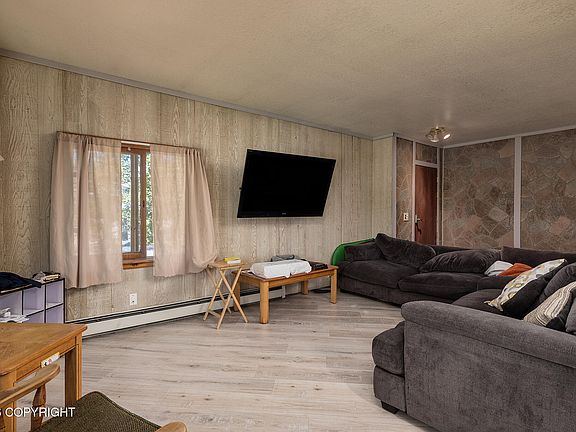 5th image of 375 Eklutna St