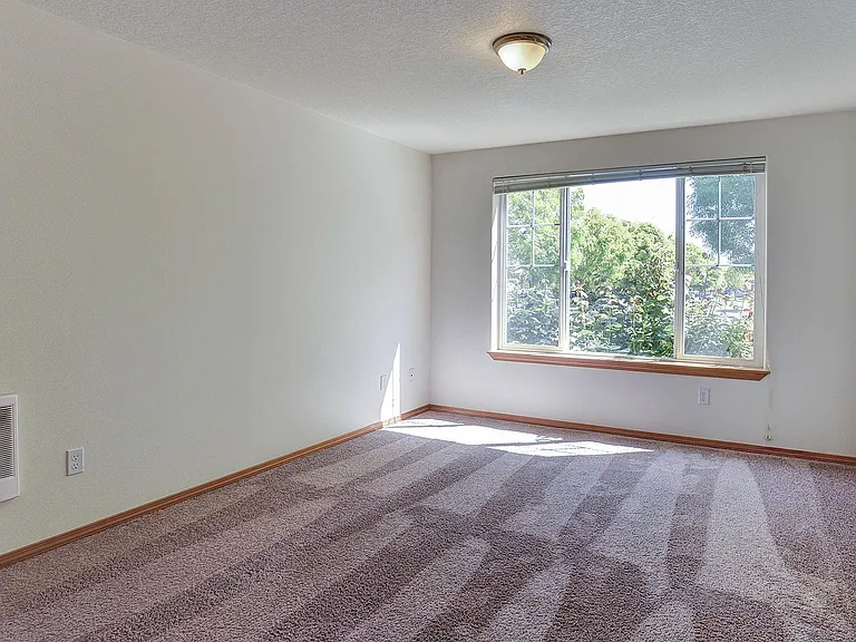 2215 Sam Parrett Dr — Photo 36