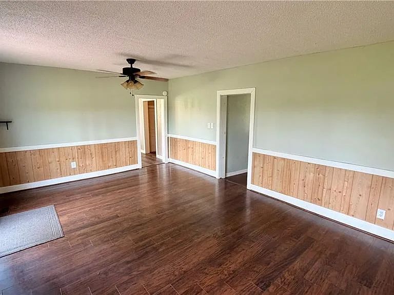 1128 Longstreet Ln — Photo 18