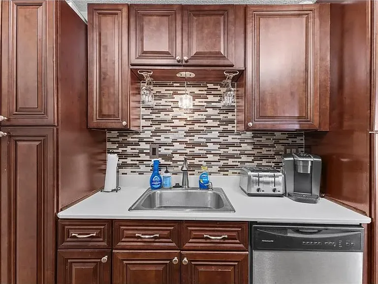 3295 Lower 67th St E — Photo 9